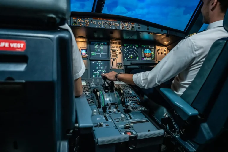 Pannello-di-comando-interno-aereo